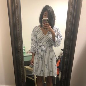 Club Monaco Rowlen Ruffle Sleeve Wrap Dress sz 0